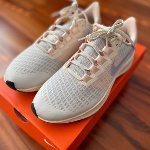 Brand NEW! Women’s Nike Air Zoom Pegasus 37